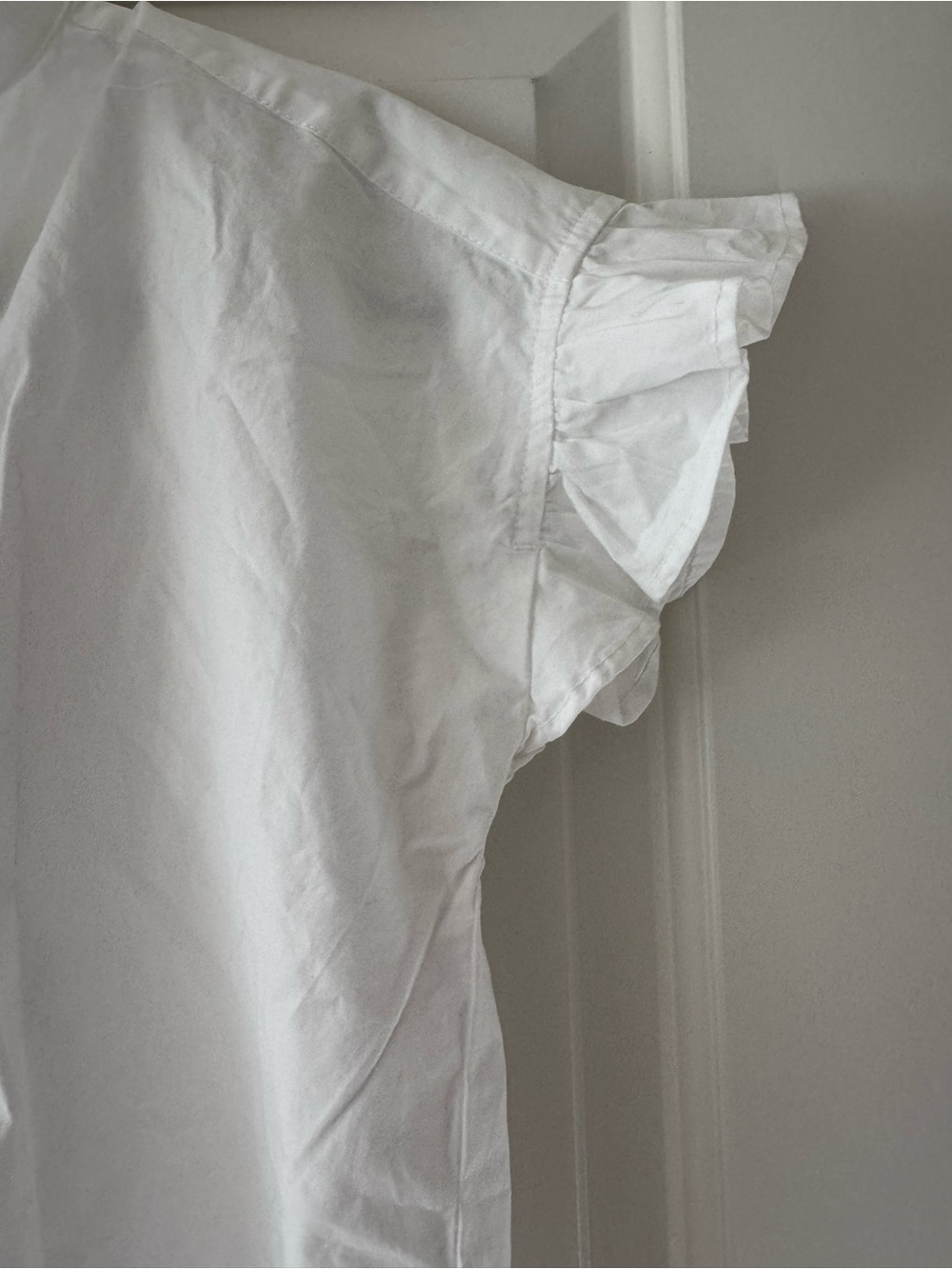 Free Assembly White Ruffle-Trim Button-Front Blouse - Picture 3 of 5